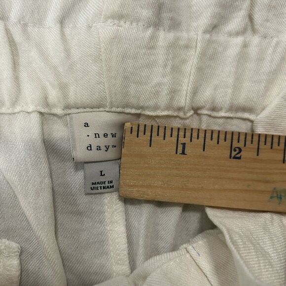 A New Day Cream Shorts Paperbag Waist Size Large - Picture 7 of 12